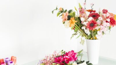 【美女活】お花のある生活をしてみたい！買い方からお手入れ方法、花瓶の代用、サブスクまで