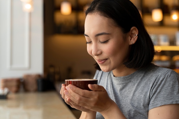 【美人フード】美しい人は飲んでいる？女性にうれしい「あずき茶」の美容効果