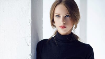 【美女活】冬の定番・タートルネックニットのコーデはレイヤードでアップデート！