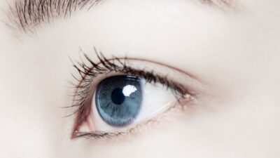 【美人づくり】敏感肌でも使える実力派まつげ美容液「GENiS」とは?