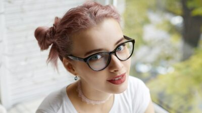 【美女活】強度近視でもメガネ美人に！目が小さくならないメガネ選びとメイク方法