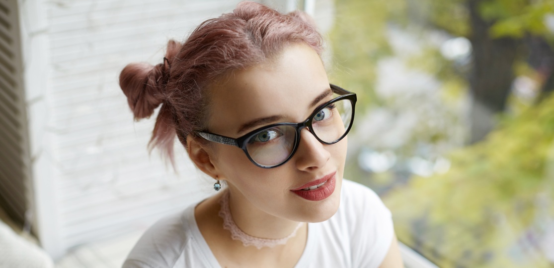【美女活】強度近視でもメガネ美人に！目が小さくならないメガネ選びとメイク方法