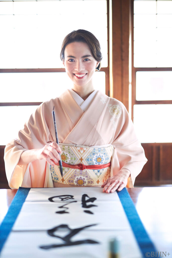 安座間美優の美書道