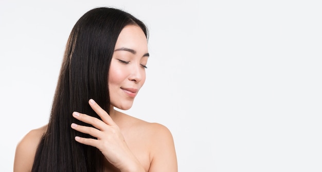 【美人づくり】未来の髪は今のケアで変わる？話題の「ニューモ」を徹底解説